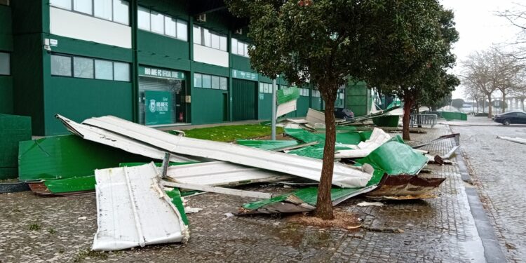 Мощный шторм «Мартиньо» прошел по Португалии