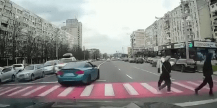 Рискованный заезд по Московскому проспекту: полиция установила личность нарушителя