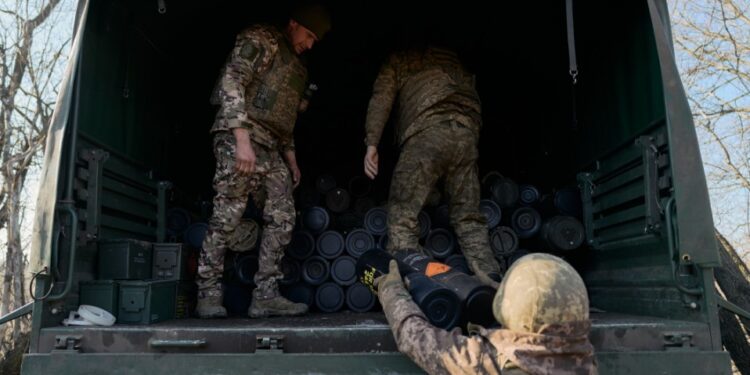 Politico: ЕС приостанавливает разработку нового пакета военной помощи Киеву