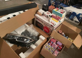 Autocar cu produse nedeclarate a fost oprit de echipele mobile ale Vămii