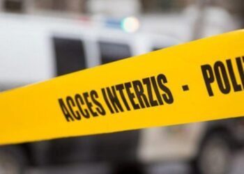 Tânăr găsit spânzurat în apartamentul său din Botanica