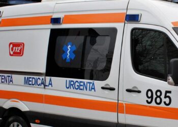 Un adolescent a ajuns la spital după ce a căzut dintr-un copac în sectorul Botanica
