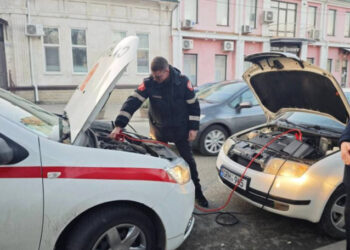 Intervenție rapidă a carabinierilor pentru a ajuta un șofer cu probleme tehnice