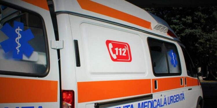 O femeie și trei minori au fost scoși din gheara morții de un echipaj medical, dintr-un apartament din Chișinău