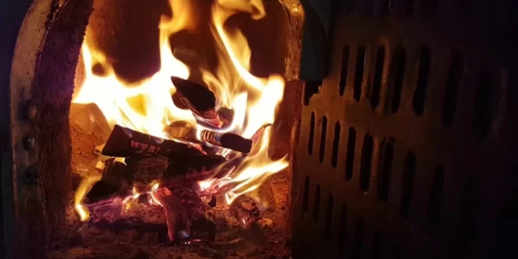 Două persoane au murit în incendii provocate de sobe defecte în Hîncești și Vulcănești