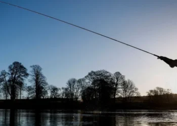Postarea unui pescar cu un pistol ruginit a devenit virală pe Reddit