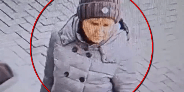 Femeie căutată de Poliție pentru sustragerea unei sume de 10.000 de lei dintr-un bancomat