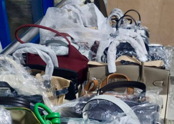 Lot de genți de damă nedeclarate confiscat la frontiera Leușeni