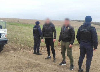 Doi cetățeni ucraineni reținuți pentru trecerea ilegală a frontierei în Moldova