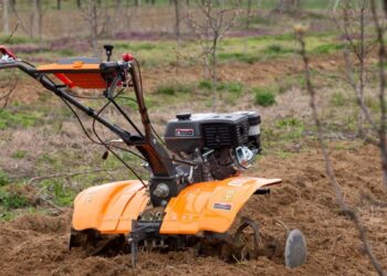 Accidente fatale cu motocultoare în Rîșcani: un mort și un rănit