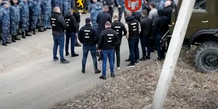 Investigație în dosarul de șantaj: Deținuți din Penitenciarul nr. 18-Brănești implicați în extorcarea de bani