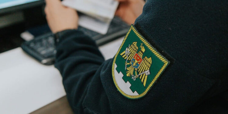 Poliția de Frontieră a identificat zece cazuri de falsificare a documentelor de călătorie