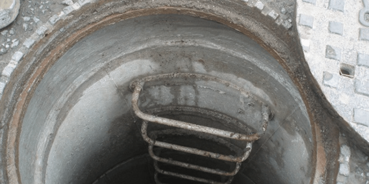 O copilă și-a pierdut viața după ce a căzut într-un canal în Chirca