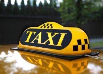 Bărbat condamnat la 10 ani de închisoare pentru amenințarea unui taximetrist cu cuțitul