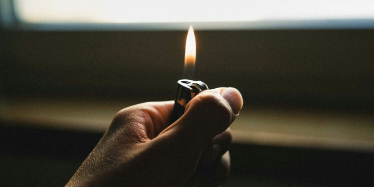 Tentativă de incendiere a mamei și mătușii: bărbat din Edineț condamnat la închisoare