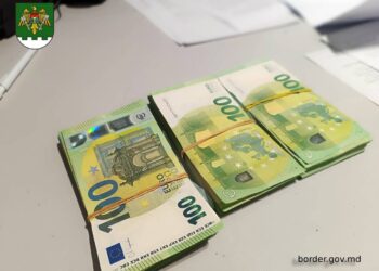 Tentativă de scoatere ilegală a valutei depistată la Aeroportul Chișinău