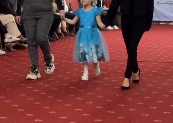 30 de copii cu nevoi speciale strălucesc pe podium într-un eveniment caritabil în Chișinău