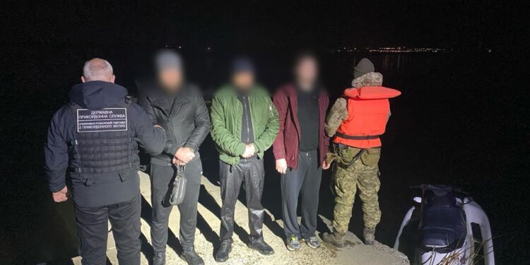 Украинцы пытались попасть в Молдову на гидроскутере