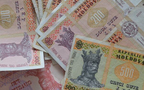 После судей прокуроры также запросили повышения зарплат | VIDEO