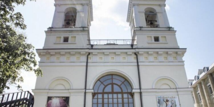 В четверг вечером в Кафедральном соборе Божественного Провидения в Кишиневе пройдет месса в память о папе Франциске