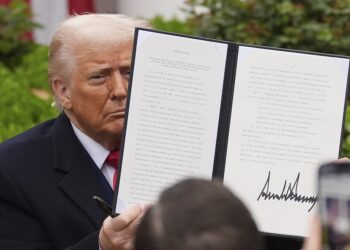 Трамп объявил о введении «взаимных пошлин для стран по всему миру». Для ЕС они составят 20%, для Китая — 34%, для Великобритании — 10%