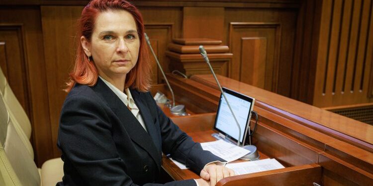 Анна Ревенко остается во главе Центра по цензуре после провала конкурса