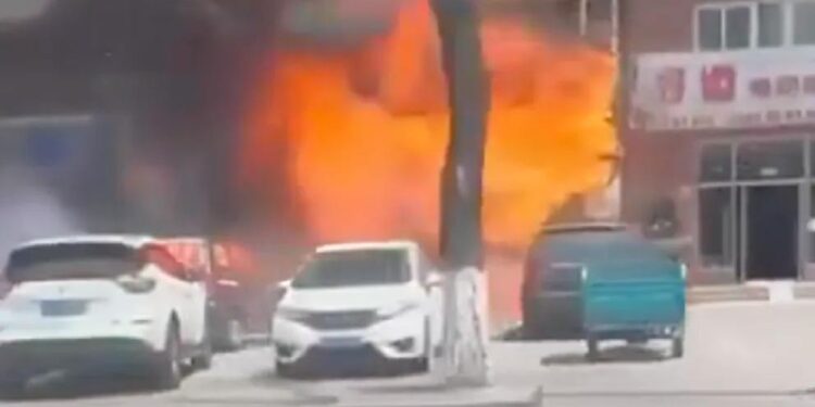 Пожар в ресторане в китайском городе Ляоян унес жизни 22 человек