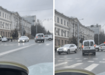 В центре Кишинева водитель сбил дорожный знак