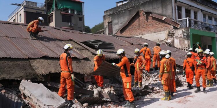 Число жертв землетрясения в Мьянме достигло 2719 человек