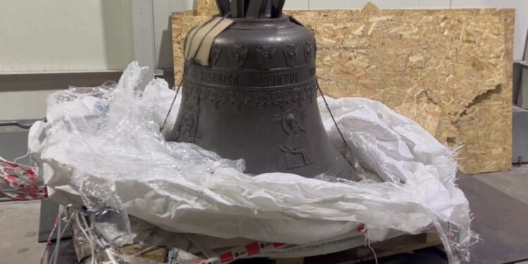 Ничего святого: На литовской границе задержан молдаванин, который пытался провезти церковный колокол