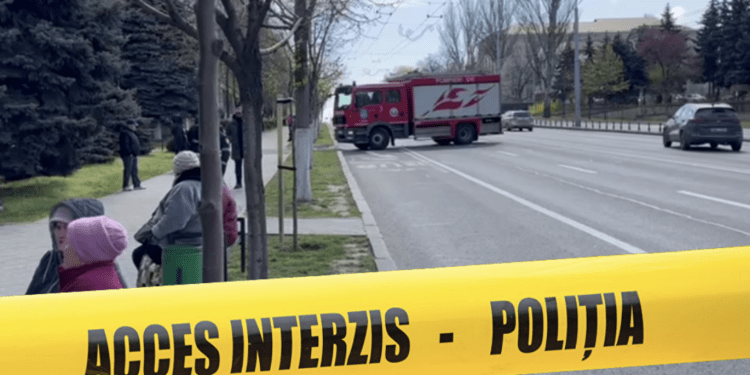 Сообщение о минировании суда в секторе Буюканы: заседание по делу Гуцул приостановили, граждан эвакуировали