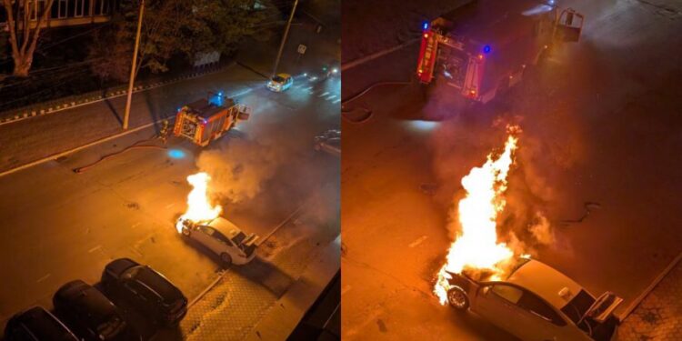 В центре Кишинева горел автомобиль. Потребовалось вмешательство двух рассчетов