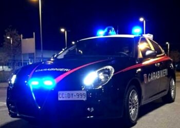 Автоледи из Молдовы снесла бампер машины карабинеров Италии и попыталась скрыться