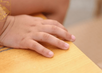 Мужчина с севера страны приговорен к 21 году тюрьмы за изнасилование 7-летней дочери