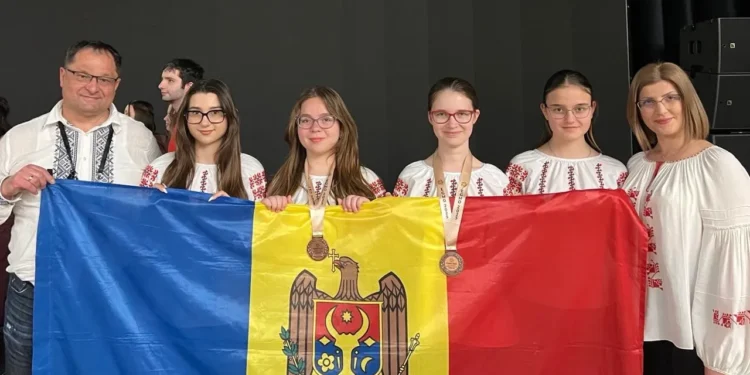 Moldova obține două medalii de bronz la Olimpiada Europeană de Matematică pentru fete