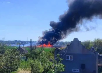 Incendiu de vegetație la Nezavertailovca: Pompierii luptă cu flăcările