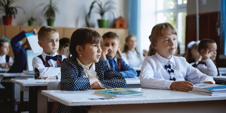 Pauza de o zi pentru elevi: Vineri toți revin la lecții, conform orarului