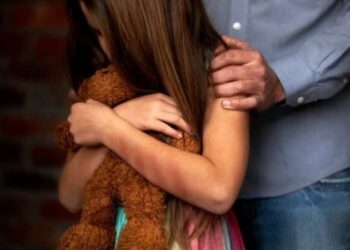 Tată condamnat la 21 de ani pentru violarea fiicei de 7 ani