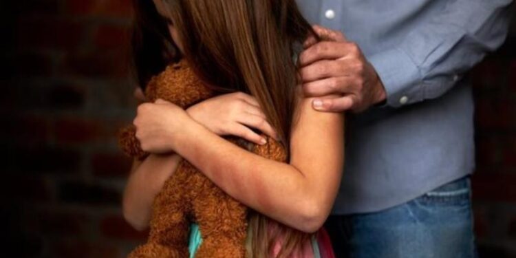 Tată condamnat la 21 de ani pentru violarea fiicei de 7 ani