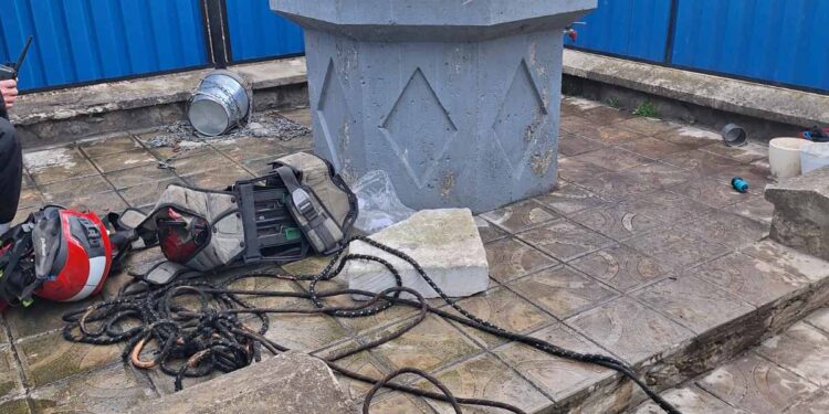 Bărbat de 84 de ani, salvat dintr-o fântână adâncă de 14 metri la Gordinești