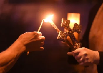 Ultima săptămână din Postul Paștelui: credincioșii pășesc spre Lumina Învierii