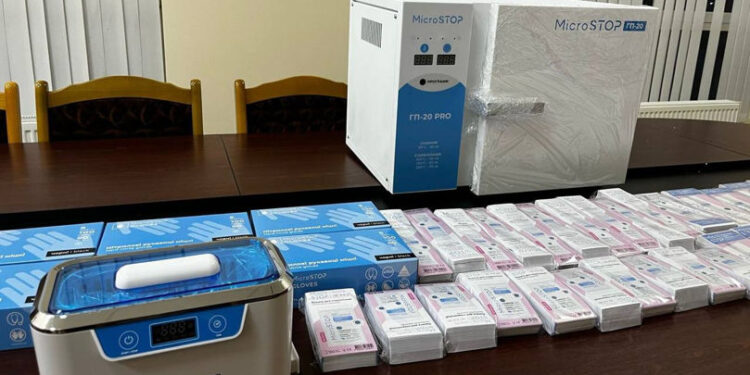 Vameșii Tudora descoperă echipamente nedeclarate într-un autocar