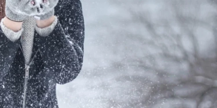 Vreme mohorâtă în toată țara: lapoviță și ploi ușoare în unele regiuni