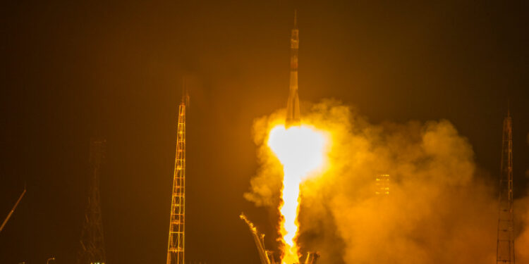 Un obiect de mărimea unei mașini, desprins de la o rachetă sovietică lansată în 1972, se va prăbuși pe Pământ în următoarele zile