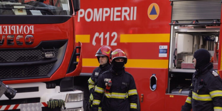 Explozie urmată de incendiu la un laborator de testare a armamentului din București. O femeie a murit carbonizată