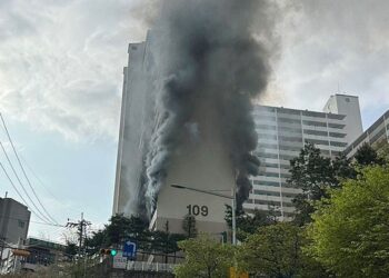 Incendiu devastator într-un bloc de locuințe din Seul: un mort și 11 răniți