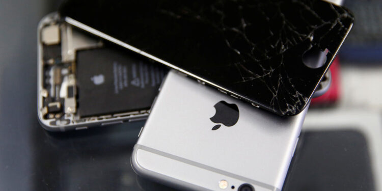 Reparațiile iPhone 16e devin mai accesibile cu piese și unelte vândute direct de Apple