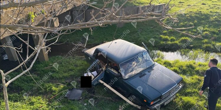 Accident fatal la Cahul: Un bărbat a murit după ce mașina a căzut de pe un pod