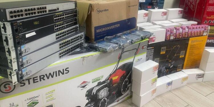 Moldovean prins cu mărfuri ilegale de 200.000 de lei