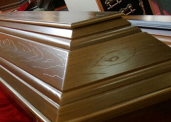 Un sicriu a luat foc într-o capelă din Târgu Jiu. Poliția a deschis dosar penal